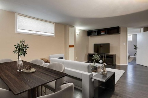 4603 79 Street Nw, Calgary, AB - Indoor Photo Showing Living Room