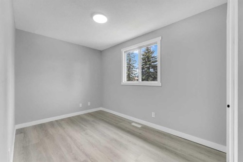 992 Rundlecairn Way Ne, Calgary, AB - Indoor Photo Showing Other Room