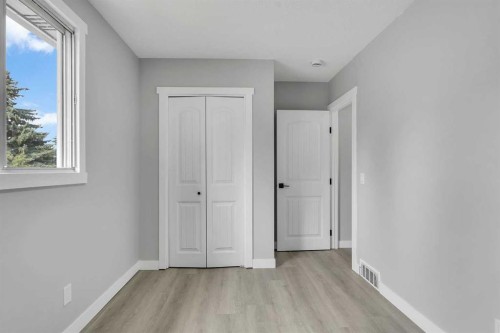 992 Rundlecairn Way Ne, Calgary, AB - Indoor Photo Showing Other Room