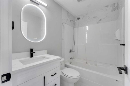 992 Rundlecairn Way Ne, Calgary, AB - Indoor Photo Showing Bathroom