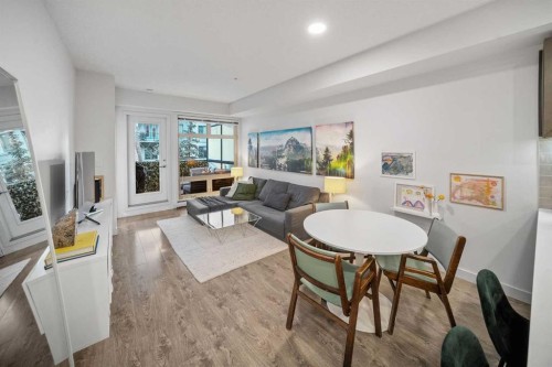 211-323 20 Avenue Sw, Calgary, AB - Indoor Photo Showing Other Room