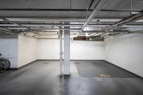 211-323 20 Avenue Sw, Calgary, AB - Indoor Photo Showing Garage