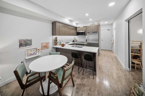 211-323 20 Avenue Sw, Calgary, AB - Indoor