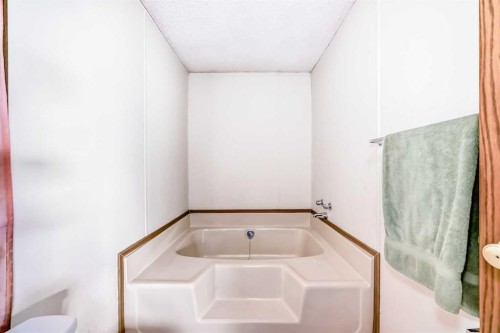 3227 Burroughs Manor Ne, Calgary, AB 