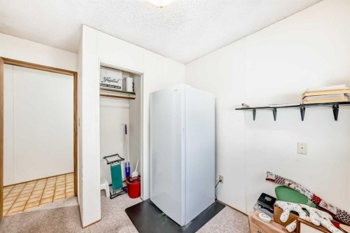 3227 Burroughs Manor Ne, Calgary, AB 