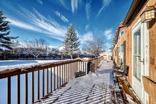 3227 Burroughs Manor Ne, Calgary, AB 