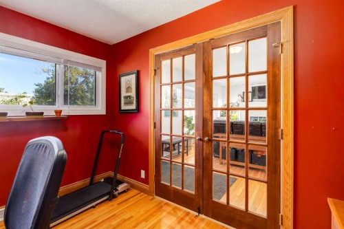 4011 25 Avenue Sw, Calgary, AB - Indoor