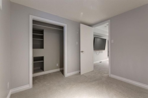 4011 25 Avenue Sw, Calgary, AB - Indoor Photo Showing Other Room