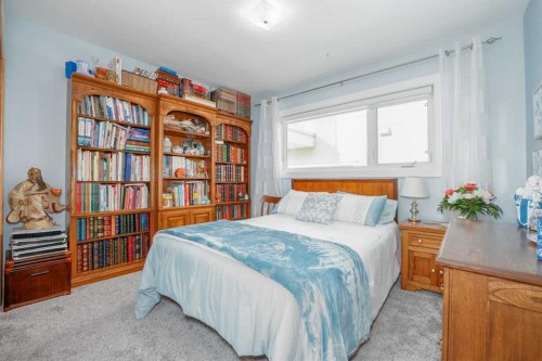 25 Highwood Place Nw, Calgary, AB - Indoor Photo Showing Bedroom