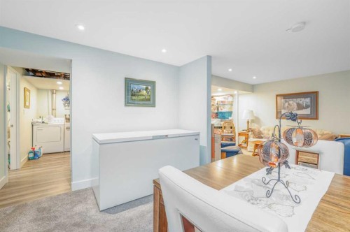 25 Highwood Place Nw, Calgary, AB - Indoor