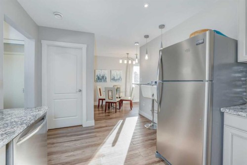 25 Highwood Place Nw, Calgary, AB - Indoor Photo Showing Kitchen