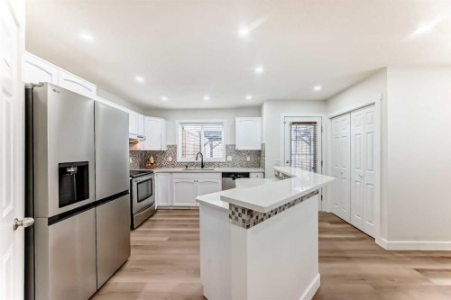 170 Country Hills Heights, Calgary, AB - Indoor Photo Showing Kitchen