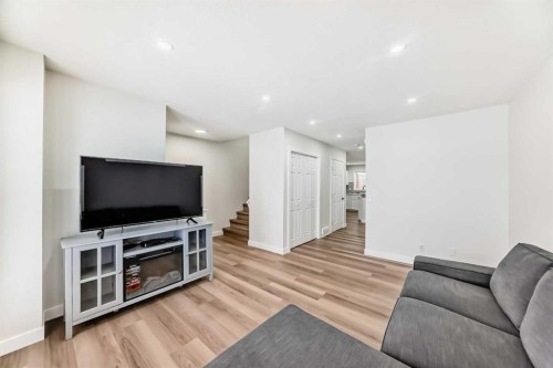 170 Country Hills Heights, Calgary, AB - Indoor Photo Showing Living Room