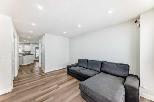 170 Country Hills Heights, Calgary, AB - Indoor Photo Showing Living Room