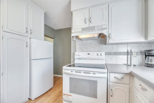 23 Brazeau Crescent Sw, Calgary, AB - Indoor