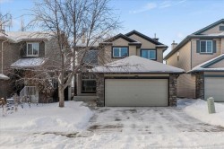 21 Rockbluff Place NW Calgary, AB T3G 5B1