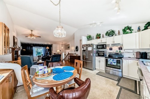 21 Strathmore Lakes Way, Strathmore, AB - Indoor