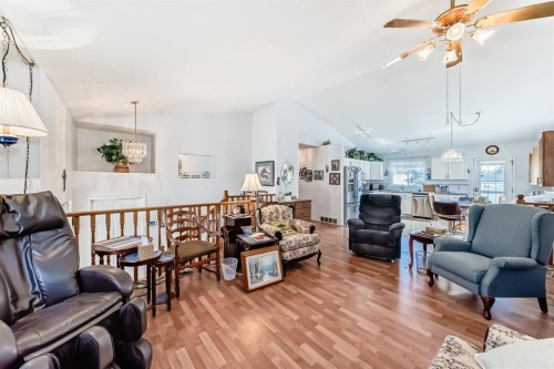 21 Strathmore Lakes Way, Strathmore, AB - Indoor Photo Showing Living Room