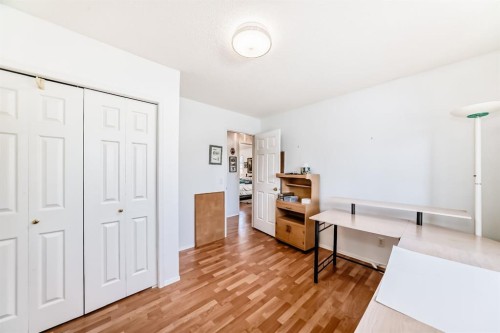 21 Strathmore Lakes Way, Strathmore, AB - Indoor