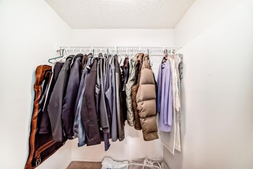21 Strathmore Lakes Way, Strathmore, AB - Indoor With Storage