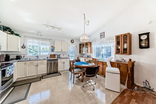 21 Strathmore Lakes Way, Strathmore, AB - Indoor