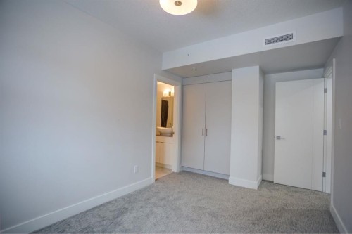 N/A-201 1 Street Se, Calgary, AB - Indoor Photo Showing Other Room