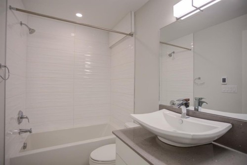N/A-201 1 Street Se, Calgary, AB - Indoor Photo Showing Bathroom