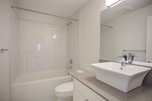 N/A-201 1 Street Se, Calgary, AB - Indoor Photo Showing Bathroom