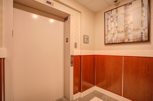 N/A-201 1 Street Se, Calgary, AB - Indoor Photo Showing Other Room