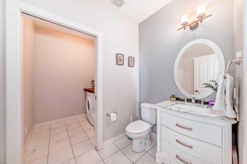 297 Evanspark Gardens Nw, Calgary, AB - Indoor Photo Showing Bathroom