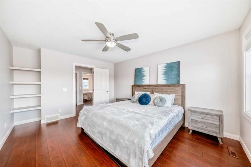 297 Evanspark Gardens Nw, Calgary, AB - Indoor Photo Showing Bedroom
