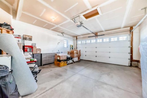 297 Evanspark Gardens Nw, Calgary, AB - Indoor Photo Showing Garage