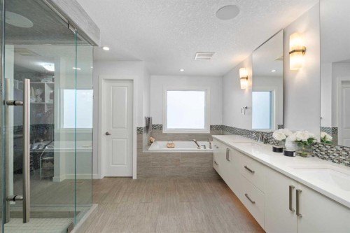 81 Cranbrook Place Se, Calgary, AB - Indoor Photo Showing Bathroom