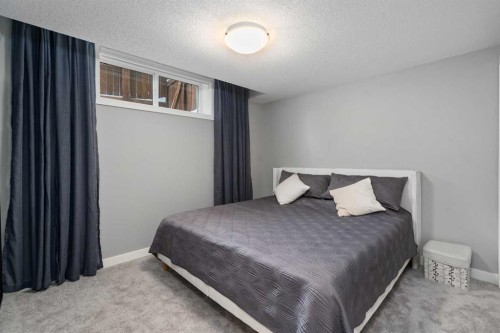 81 Cranbrook Place Se, Calgary, AB - Indoor Photo Showing Bedroom
