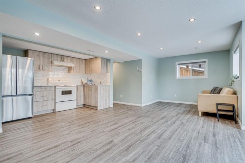 104 Cove Crescent, Chestermere, AB - Indoor Photo Showing Kitchen
