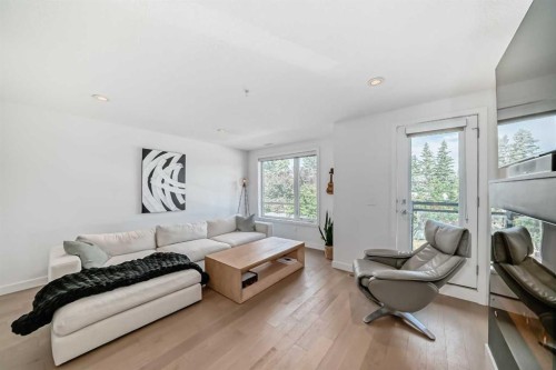 109-15 Rosscarrock Gate Sw, Calgary, AB - Indoor Photo Showing Other Room