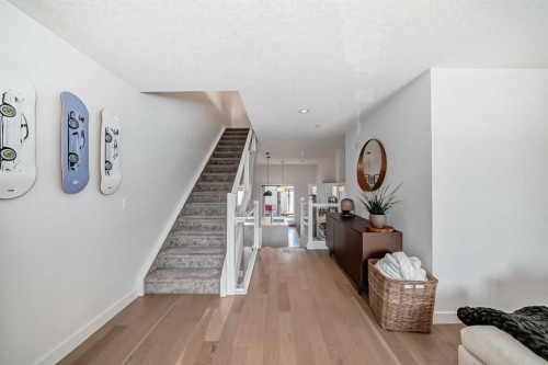 109-15 Rosscarrock Gate Sw, Calgary, AB - Indoor Photo Showing Other Room