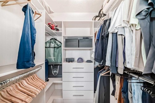 109-15 Rosscarrock Gate Sw, Calgary, AB - Indoor With Storage