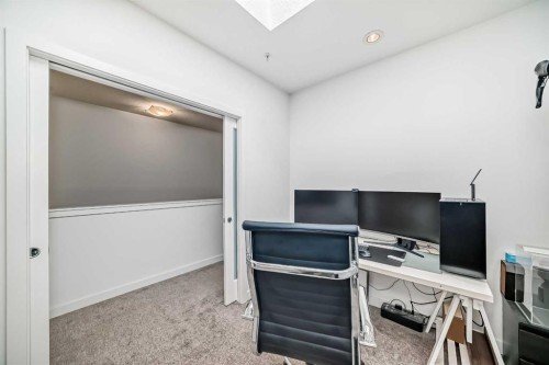 109-15 Rosscarrock Gate Sw, Calgary, AB - Indoor Photo Showing Office