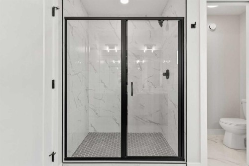 315 Kinniburgh Loop, Chestermere, AB - Indoor Photo Showing Bathroom