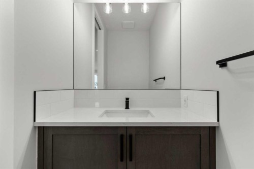 315 Kinniburgh Loop, Chestermere, AB - Indoor Photo Showing Bathroom