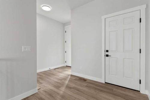315 Kinniburgh Loop, Chestermere, AB - Indoor Photo Showing Other Room