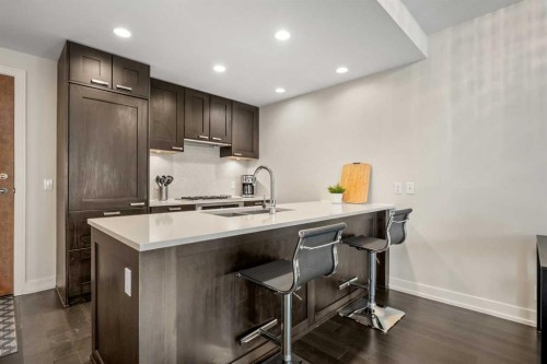 1526-222 Riverfront Avenue Sw, Calgary, AB - Indoor Photo Showing Kitchen With Upgraded Kitchen
