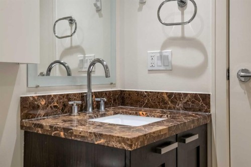 1526-222 Riverfront Avenue Sw, Calgary, AB - Indoor Photo Showing Bathroom