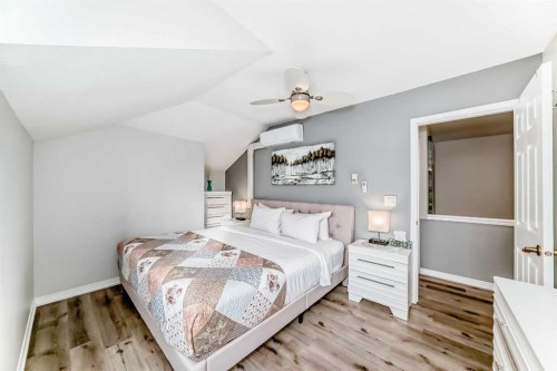 108-1000 Harvie Heights Road, Harvie Heights, AB - Indoor Photo Showing Bedroom