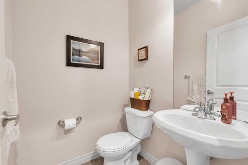 29 Kincora Hill Nw, Calgary, AB - Indoor Photo Showing Bathroom