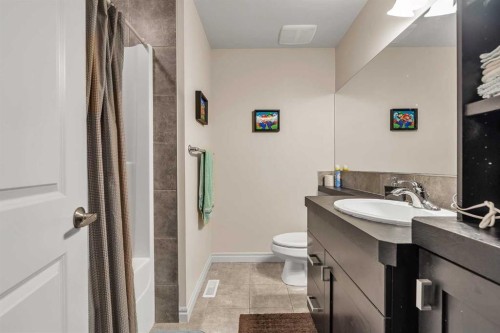 29 Kincora Hill Nw, Calgary, AB - Indoor Photo Showing Bathroom