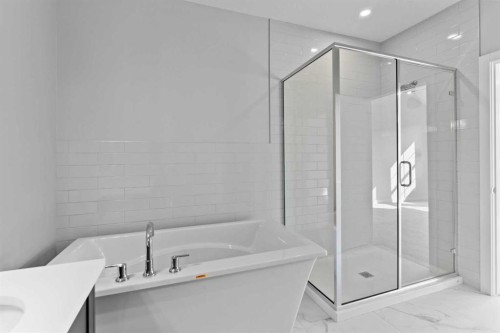 601-15 Coopersfield Link Sw, Airdrie, AB - Indoor Photo Showing Bathroom