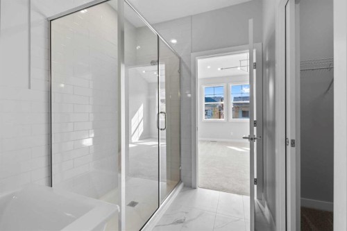 601-15 Coopersfield Link Sw, Airdrie, AB - Indoor Photo Showing Bathroom