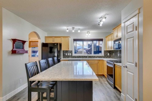 199 Everglen Way Sw, Calgary, AB - Indoor Photo Showing Other Room